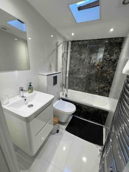 Stunning 3Br Maisonette In Brixton ลอนดอน ภายนอก รูปภาพ